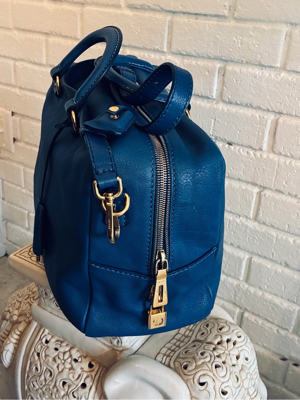 💙 PRADA Vitello Daino Bauletto Satchel Crossbody Bag Blue Very Chic EUC - Picture 4 of 17
